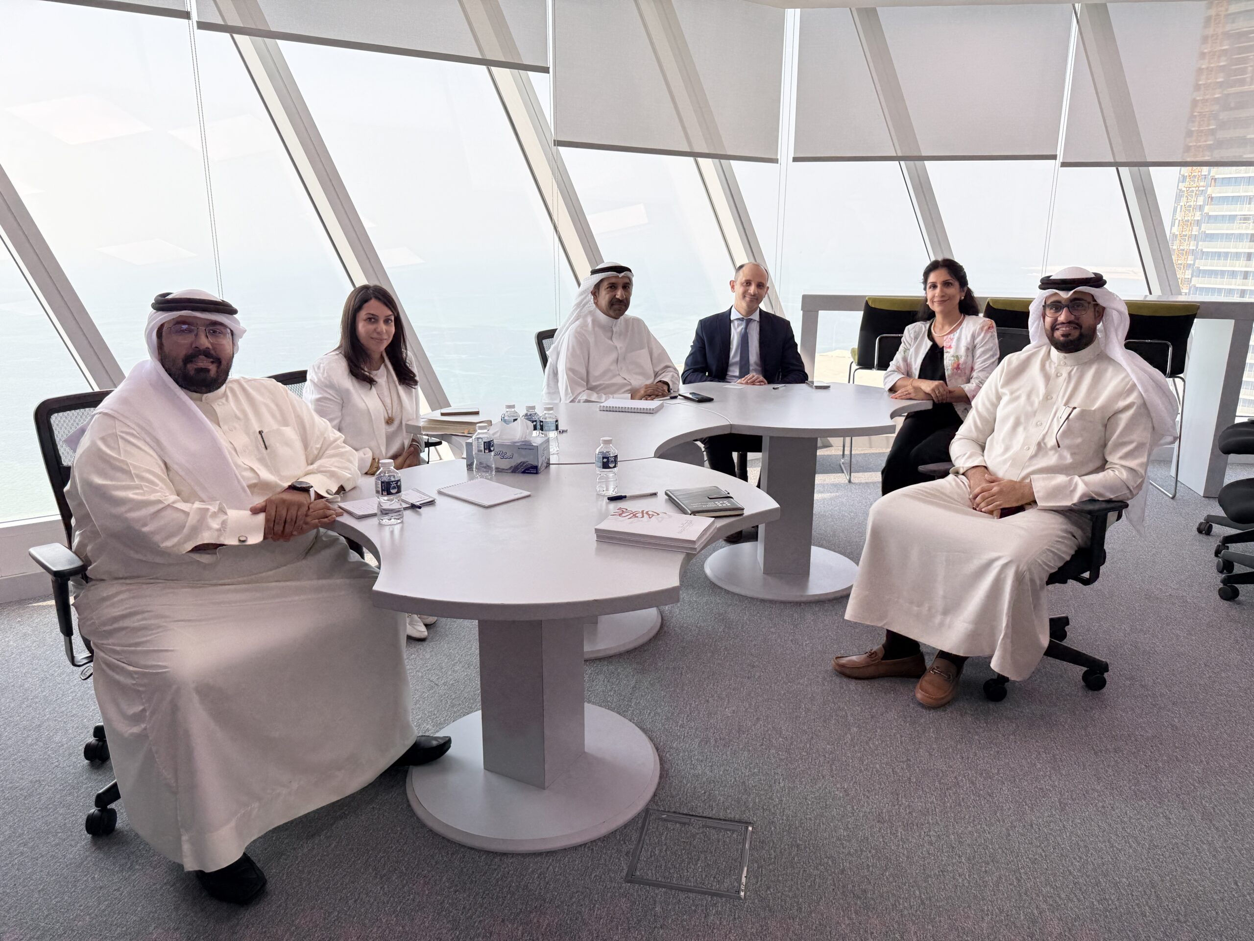 IMG 0631 scaled - البحرينية للحوار تبحث سبل التعاون المشترك مع معهد الإدارة العامة 1