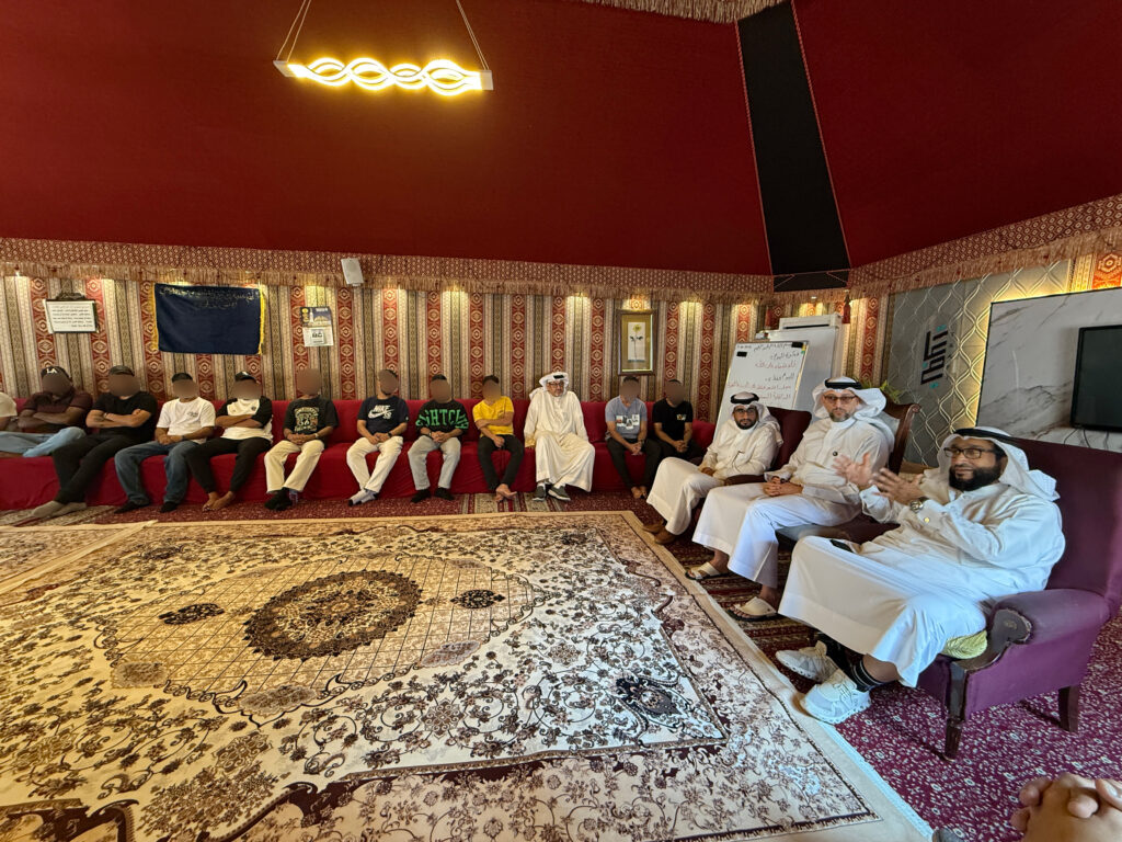 IMG 0691a - البحرينية للحوار تزور جمعية التعافي من الإدمان ضمن جهود تطوير برنامج "ملهمون" 13