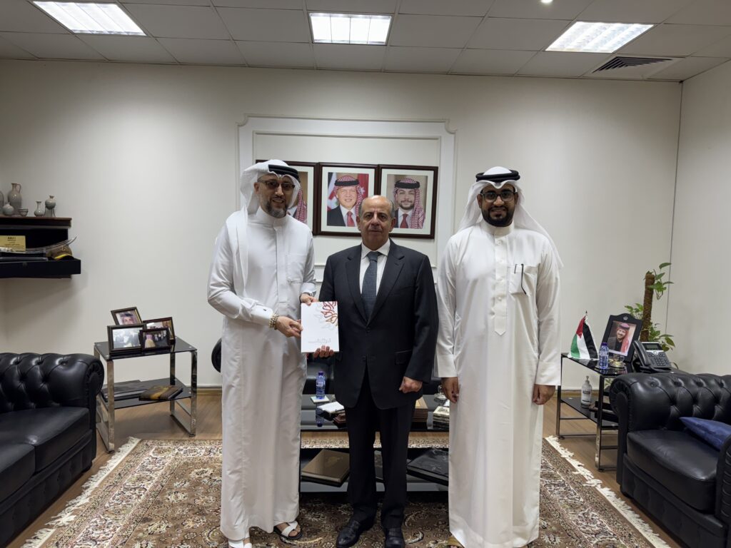 القصيبي يلتقي معالي السفير الأردني في البحرين 4 IMG 3832 - القصيبي يلتقي معالي السفير الأردني في البحرين 3