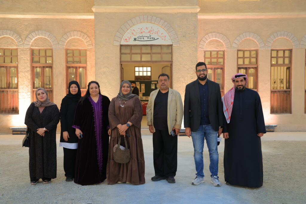 البحرينية للحوار تنظم جولة للأعضاء في "القرية التراثية" 6 SMM 0027 1 - البحرينية للحوار تنظم جولة للأعضاء في "القرية التراثية" 5