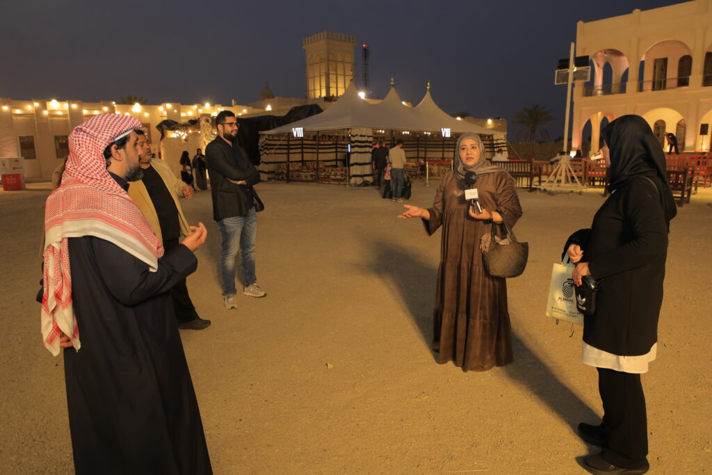 البحرينية للحوار تنظم جولة للأعضاء في "القرية التراثية" 8 SMM 0034 - البحرينية للحوار تنظم جولة للأعضاء في "القرية التراثية" 7