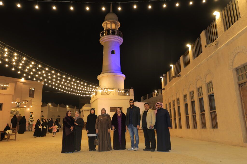 البحرينية للحوار تنظم جولة للأعضاء في "القرية التراثية" 10 SMM 0059 1 - البحرينية للحوار تنظم جولة للأعضاء في "القرية التراثية" 9