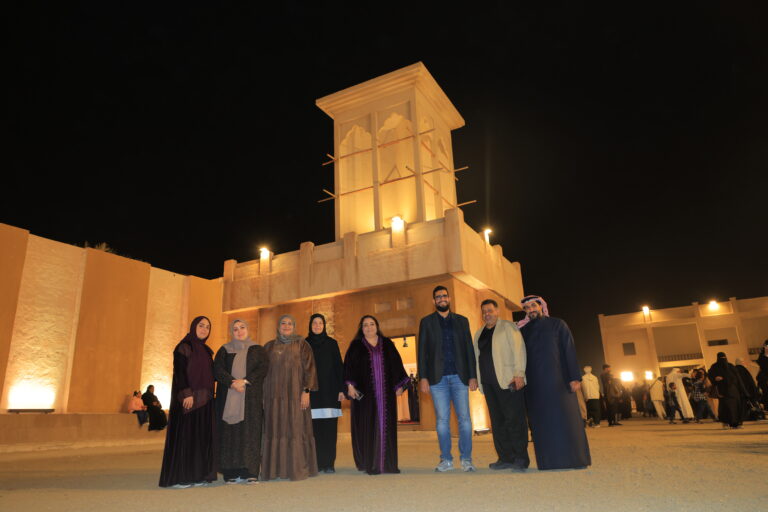 البحرينية للحوار تنظم جولة للأعضاء في “القرية التراثية”