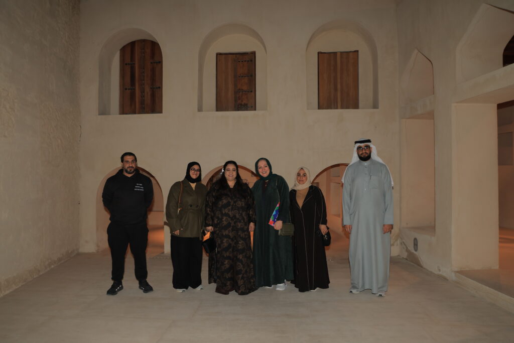 SMM 9876 1 - البحرينية للحوار تنظم جولة للأعضاء في ليالي المحرق 11