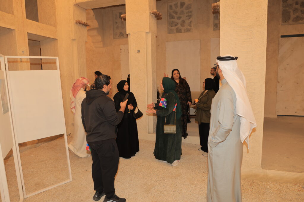 SMM 9882 - البحرينية للحوار تنظم جولة للأعضاء في ليالي المحرق 17