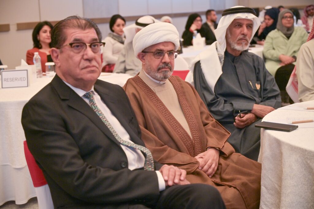 «البحرينية للحوار» تعلن دعم أربع مبادرات حوار مجتمعي تصدّرت سوق الأفكار 4 20 حضور سوق الأفكار 1 - «البحرينية للحوار» تعلن دعم أربع مبادرات حوار مجتمعي تصدّرت سوق الأفكار 4 19