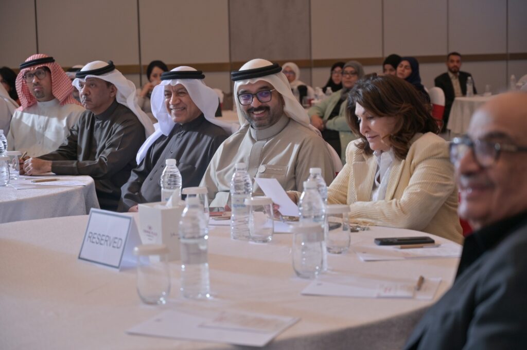 «البحرينية للحوار» تعلن دعم أربع مبادرات حوار مجتمعي تصدّرت سوق الأفكار 4 22 حضور سوق الأفكار 2 - «البحرينية للحوار» تعلن دعم أربع مبادرات حوار مجتمعي تصدّرت سوق الأفكار 4 21