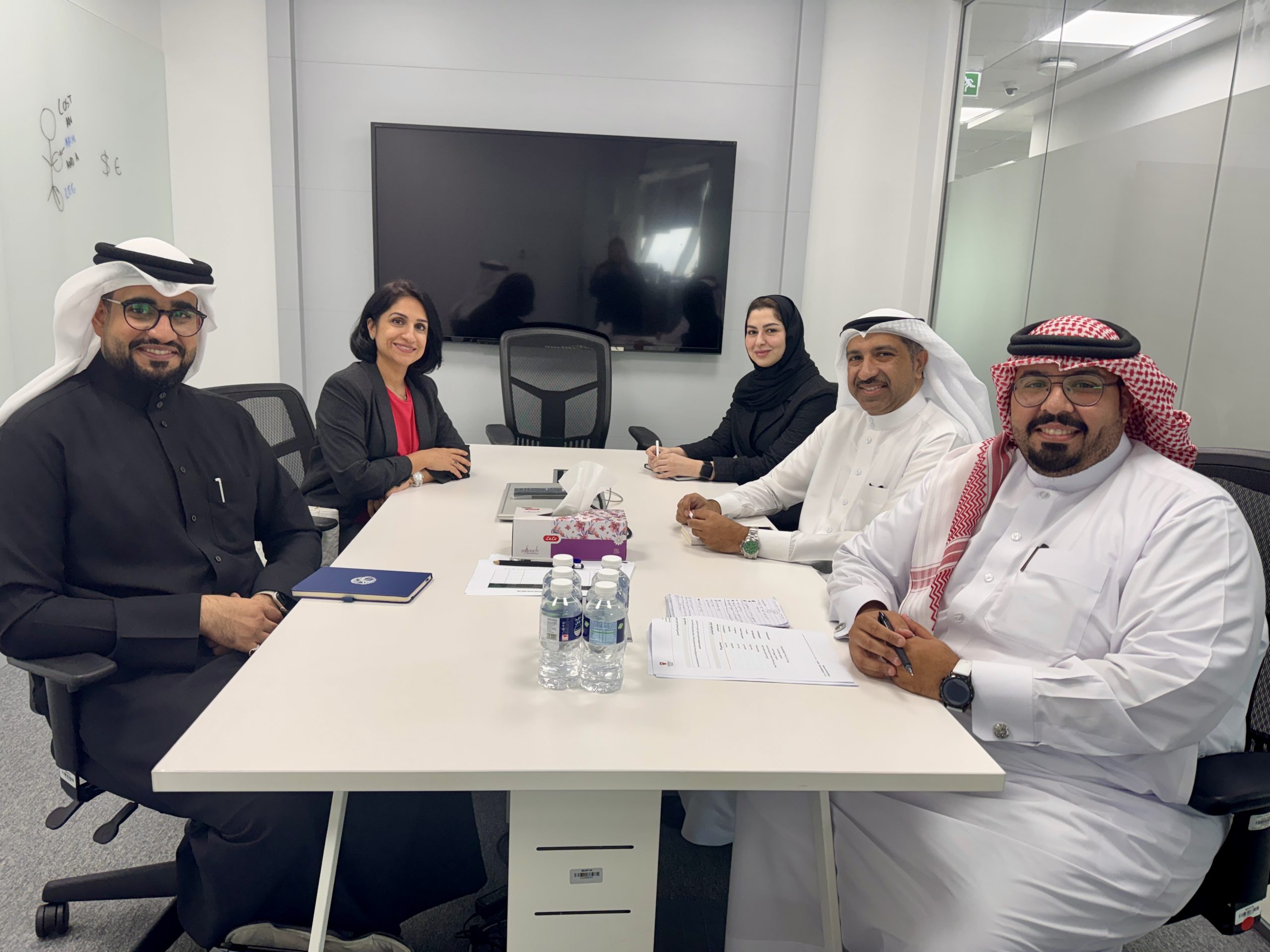 IMG 7260 scaled - المؤسسة البحرينية للحوار ومعهد الإدارة العامة يبحثان ترتيبات إطلاق برنامج مشترك قادم 1