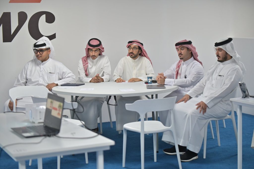 DSC 6871 - البحرينية للحوار تختتم «سفراء الحوار 2» في مدينة الشباب 2030 بعرض مشروعات للحوار المجتمعي 7
